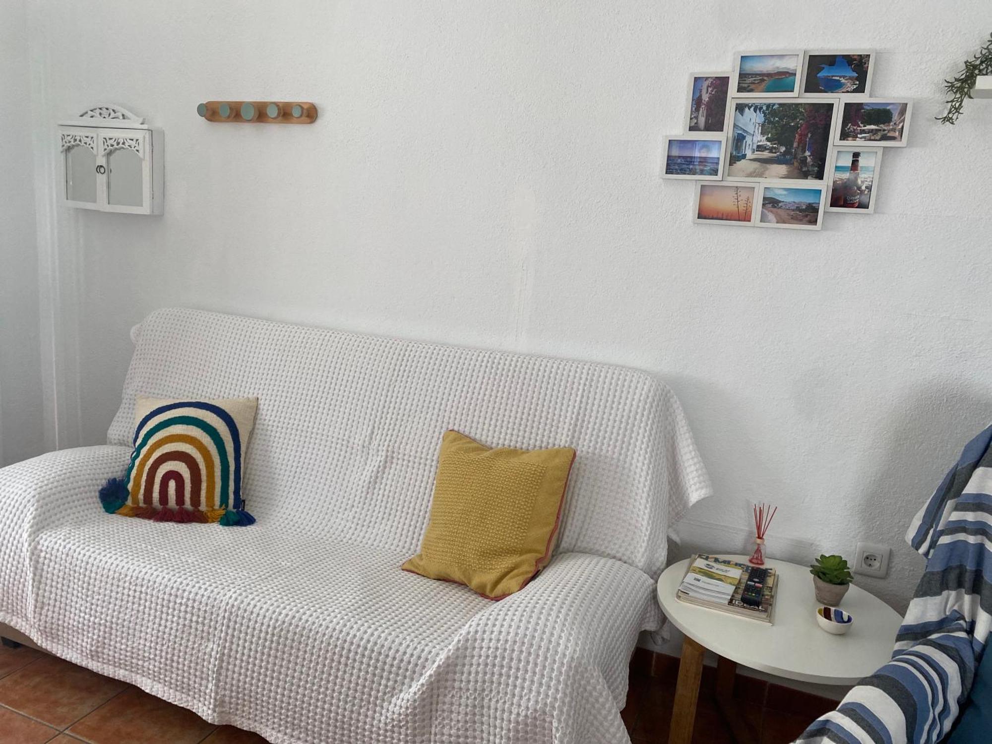 Casa Del Pez Vivienda A Pie De Calle En Agua Amarga A 250 Metros De La Playa Ngoại thất bức ảnh